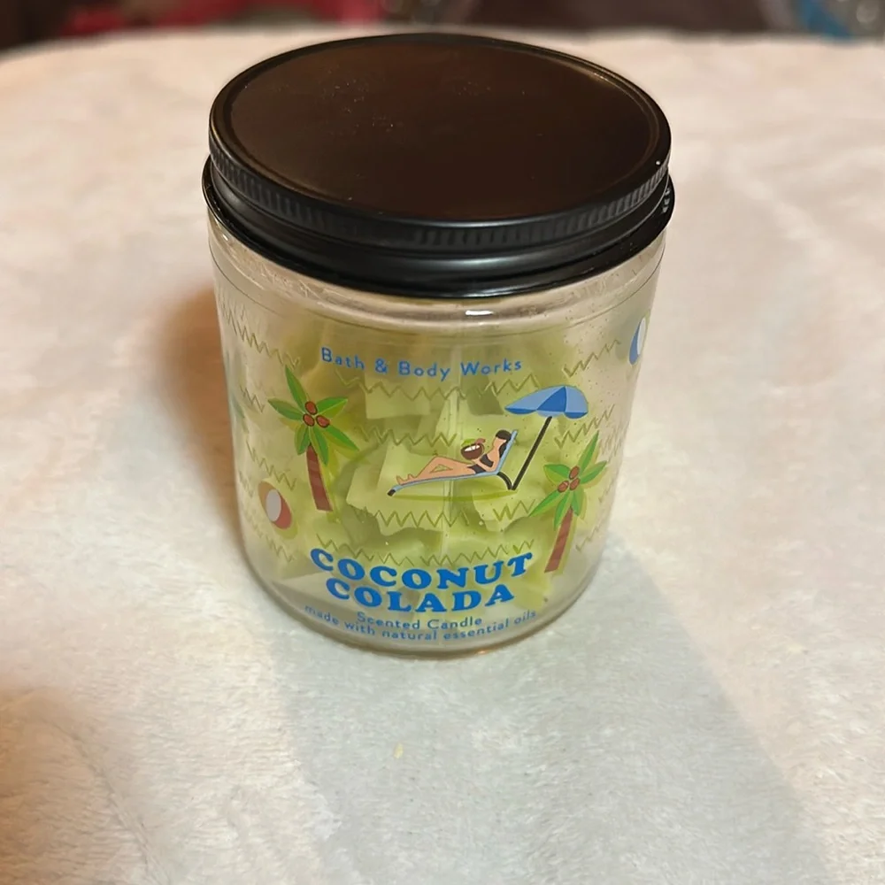 Bath & Body Works Coconut Colada Hand Poured Wax Melts